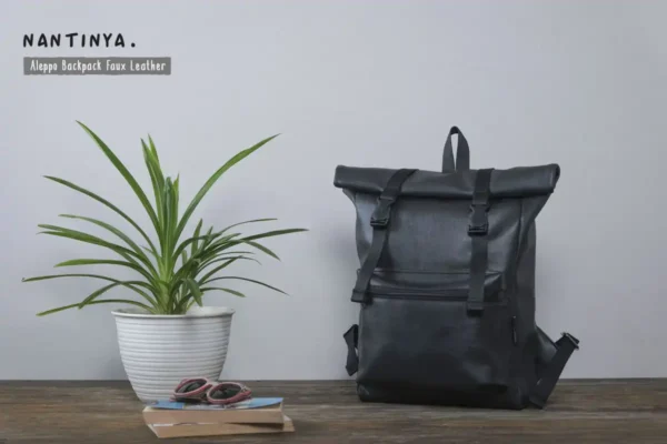 Jika Anda mencari seminar kit eksklusif yang berkualitas, fungsionalitas, dan unik, Aleppo Backpack Faux Leather adalah jawabannya.