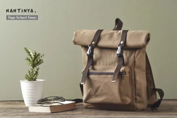 Aleppo Backpack Kanvas adalah pilihan yang sempurna untuk menciptakan seminar kit custom yang tak hanya praktis tetapi juga memberikan nilai tambah pada acara Anda.